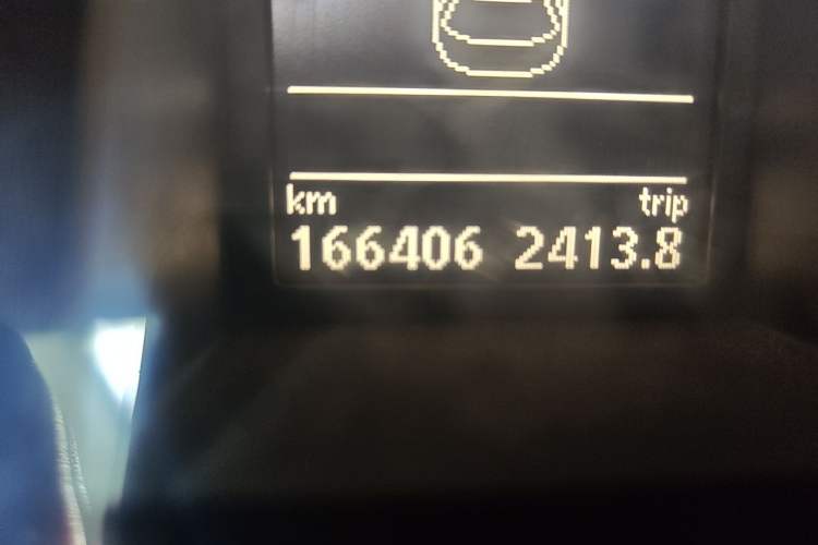 Used Volkswagen Magotan 2013 2.0 TSI Luxury Model Odometer Close Up
