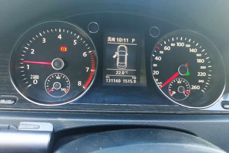 Used Volkswagen Magotan 2013 1.8TSI Prestige Model Odometer Close Up