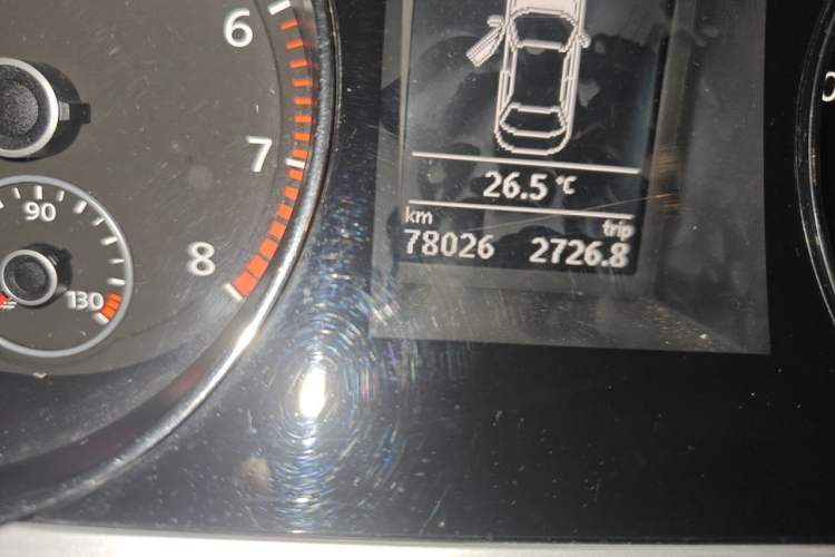 Used Volkswagen Magotan 2013 1.8TSI Premier Model Odometer Close Up