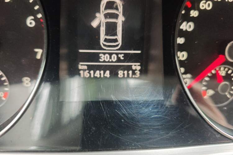 Used Volkswagen Magotan 2013 1.8TSI Premier Model Odometer Close Up