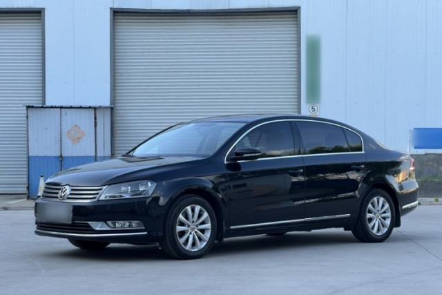 Ojetý Volkswagen Magotan 2013 1.8TSI Premier Model