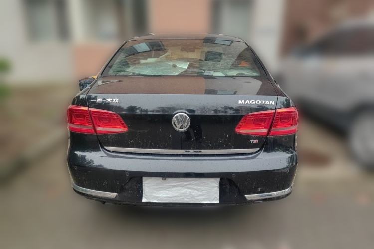 Used Volkswagen Magotan 2013 1.8TSI Luxury Model Rear
