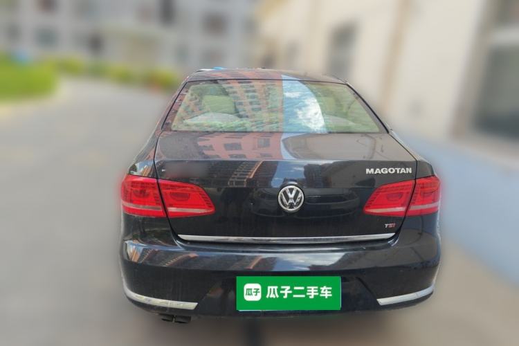 Used Volkswagen Magotan 2013 1.8TSI Premier Model Rear