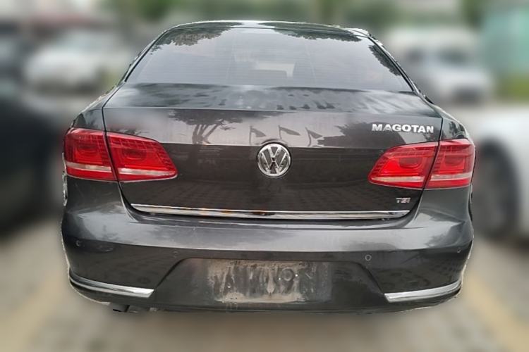 Used Volkswagen Magotan 2013 1.8TSI Prestige Model Rear