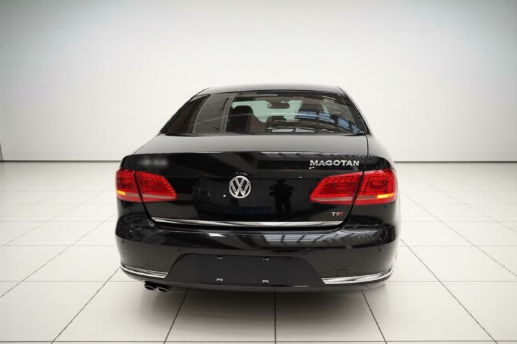 Used Volkswagen Magotan 2013 1.8TSI Luxury Model Rear