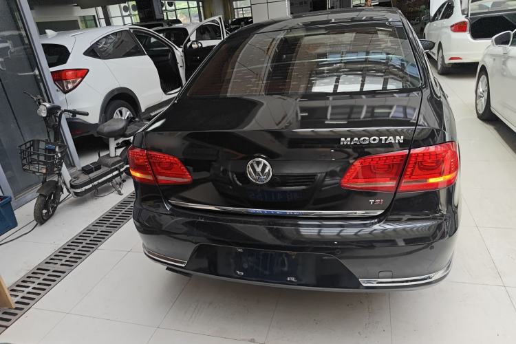 Used Volkswagen Magotan 2013 1.8TSI Luxury Model Rear