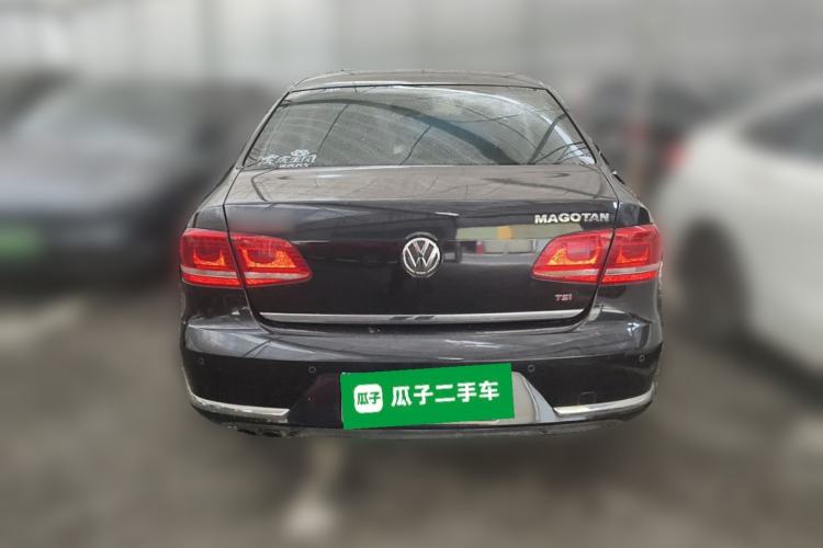 Used Volkswagen Magotan 2013 2.0 TSI Luxury Model Rear