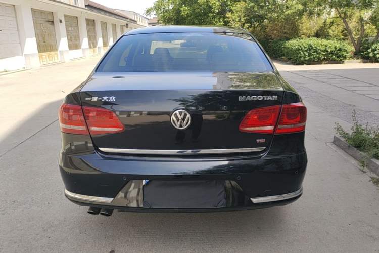 Used Volkswagen Magotan 2013 2.0 TSI Prestige Model Rear