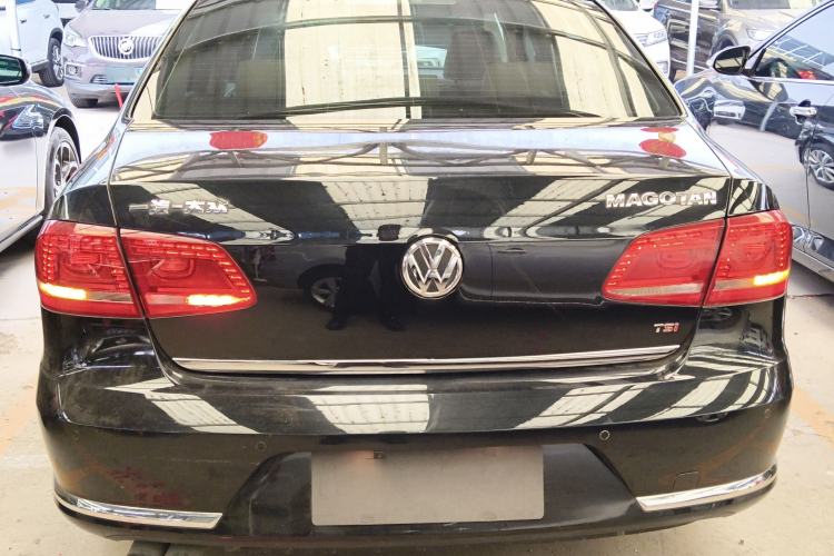 Used Volkswagen Magotan 2013 1.8TSI Premier Model Rear