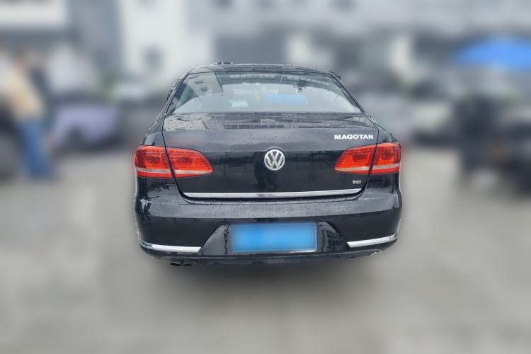 Used Volkswagen Magotan 2013 1.8TSI Prestige Model Rear