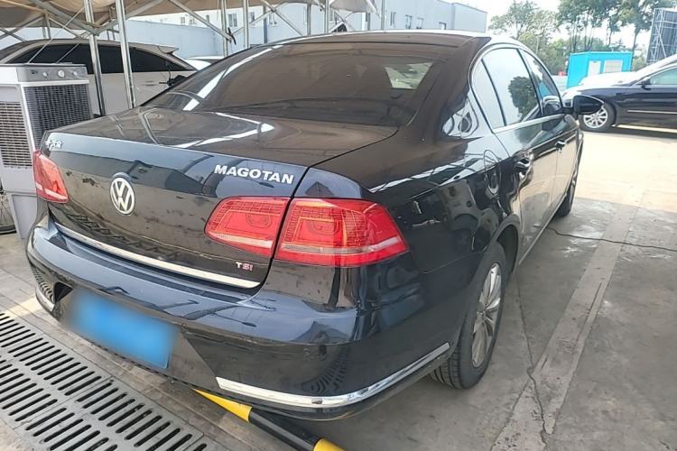 Used Volkswagen Magotan 2013 1.8TSI Luxury Model Rear Right 45 Deg
