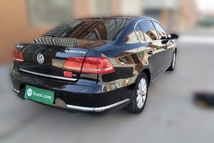 Used Volkswagen Magotan 2013 1.8TSI Premier Model Rear Right 45 Deg