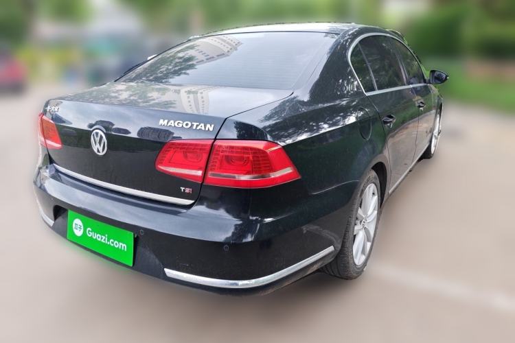 Used Volkswagen Magotan 2013 1.8TSI Prestige Model Rear Right 45 Deg