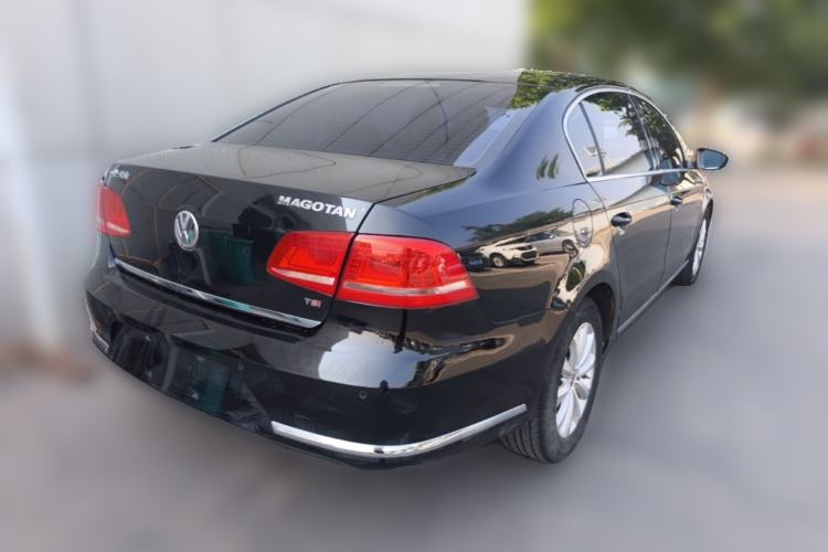 Used Volkswagen Magotan 2013 1.8TSI Comfort Model Rear Right 45 Deg