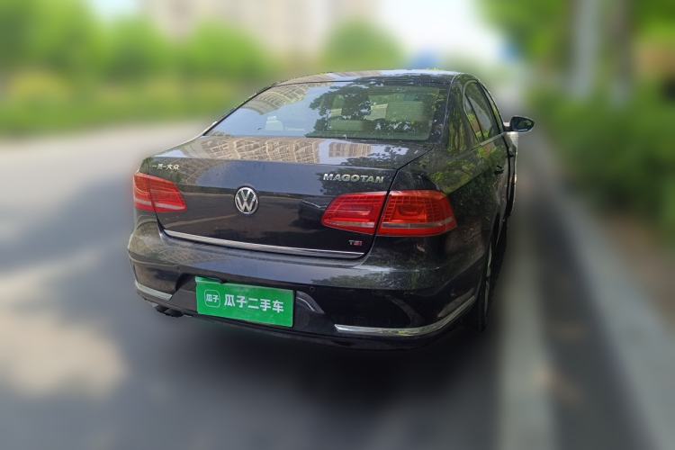 Used Volkswagen Magotan 2013 1.8TSI Luxury Model Rear Right 45 Deg