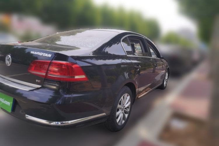 Used Volkswagen Magotan 2013 1.8TSI Luxury Model Rear Right 45 Deg