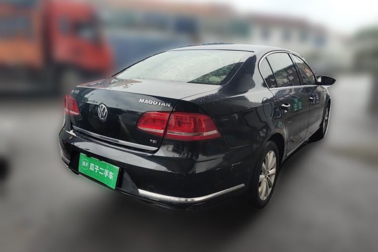 Used Volkswagen Magotan 2013 1.8TSI Luxury Model Rear Right 45 Deg