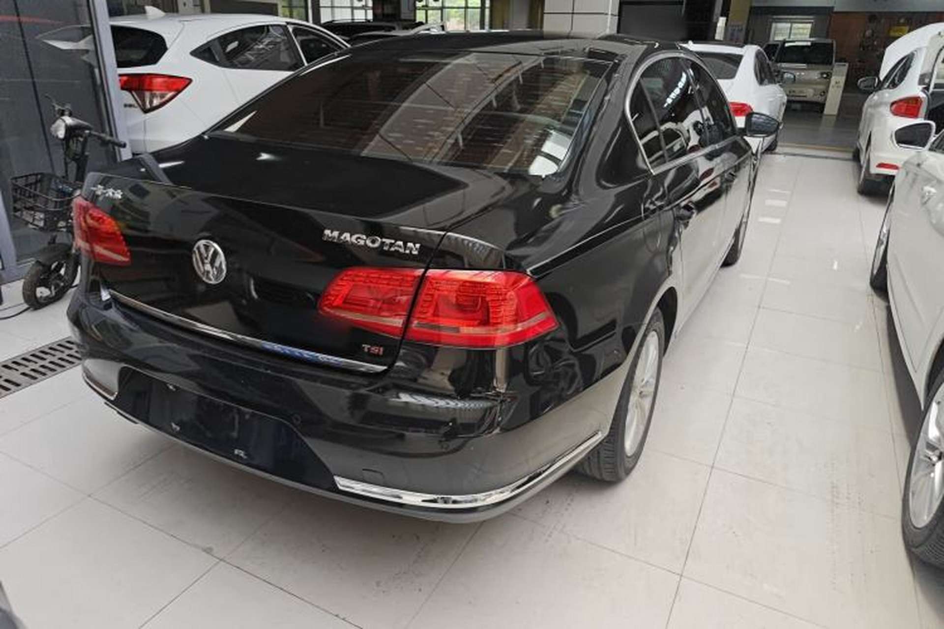 Used Volkswagen Magotan 2013 1.8TSI Luxury Model Rear Right 45 Deg