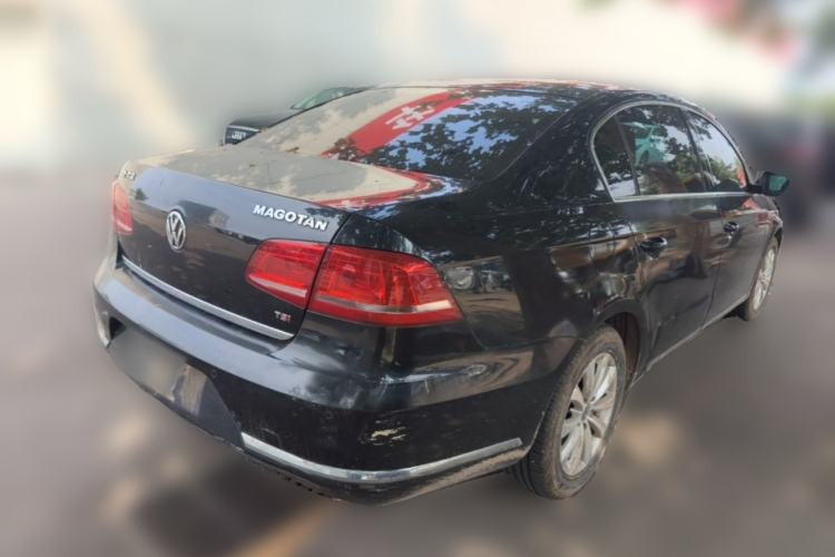 Used Volkswagen Magotan 2013 1.8TSI Premier Model Rear Right 45 Deg