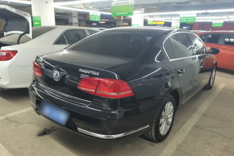 Used Volkswagen Magotan 2013 1.8TSI Luxury Model Rear Right 45 Deg