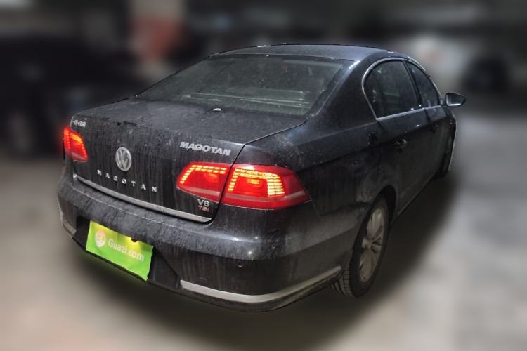 Used Volkswagen Magotan 2013 2.0 TSI Luxury Model Rear Right 45 Deg
