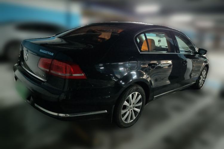 Used Volkswagen Magotan 2013 1.8TSI Premier Model Rear Right 45 Deg