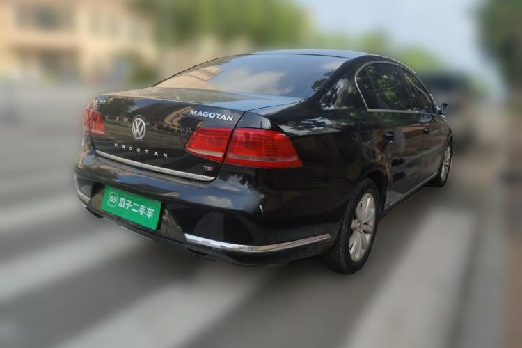 Used Volkswagen Magotan 2013 2.0 TSI Luxury Model Rear Right 45 Deg