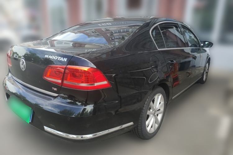 Used Volkswagen Magotan 2013 2.0 TSI Prestige Model Rear Right 45 Deg