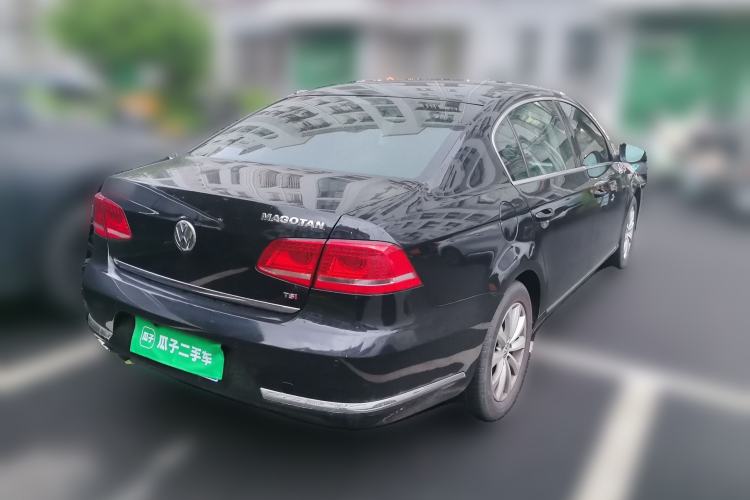 Used Volkswagen Magotan 2013 1.8TSI Premier Model Rear Right 45 Deg