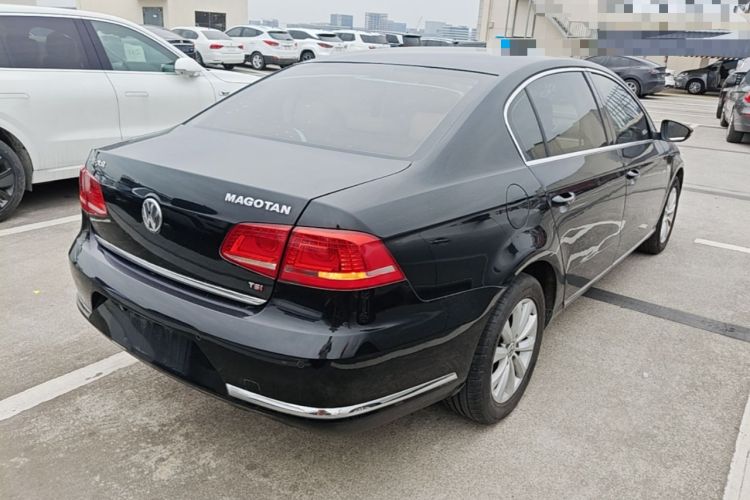 Used Volkswagen Magotan 2013 1.8TSI Luxury Model Rear Right 45 Deg