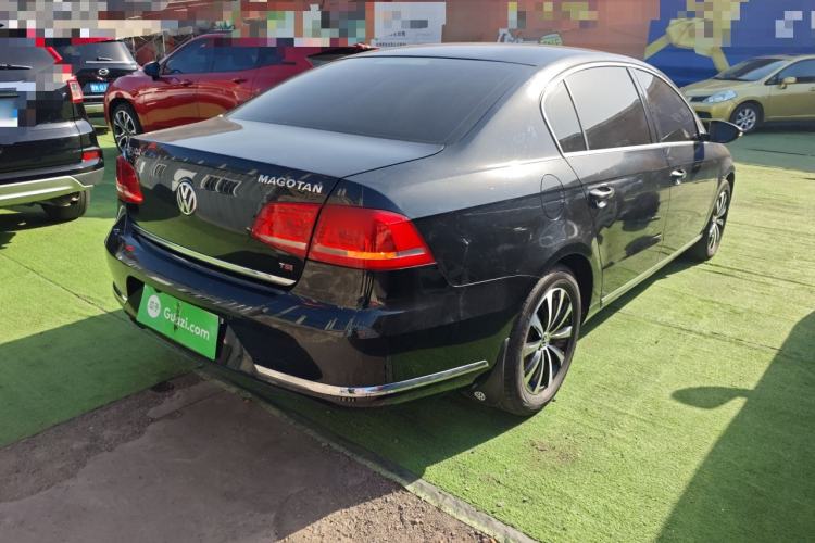 Used Volkswagen Magotan 2013 1.8TSI Luxury Model Rear Right 45 Deg
