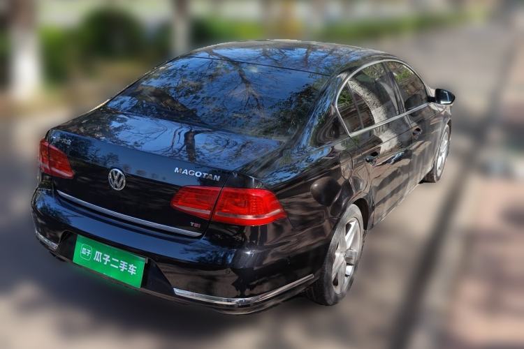 Used Volkswagen Magotan 2013 1.8TSI Prestige Model Rear Right 45 Deg