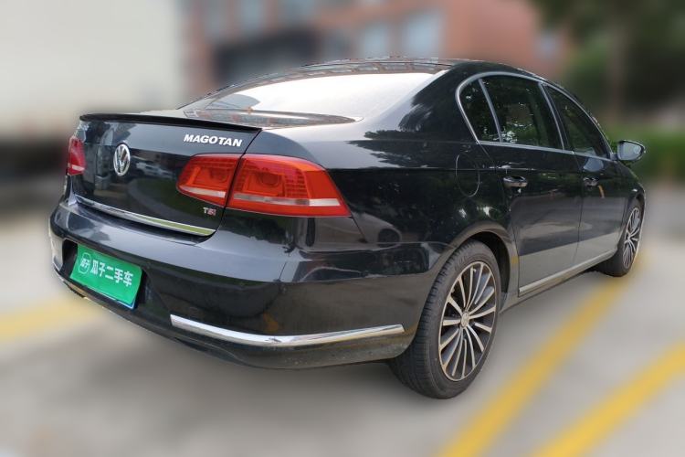 Used Volkswagen Magotan 2013 1.8TSI Premier Model Rear Right 45 Deg