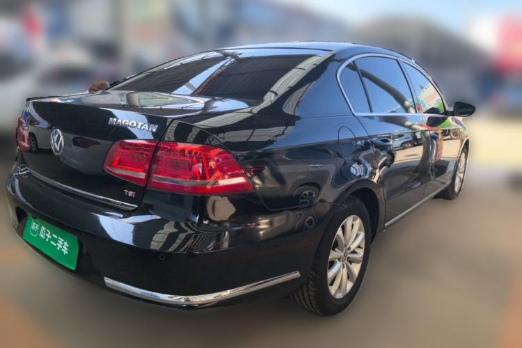 Used Volkswagen Magotan 2013 1.8TSI Luxury Model Rear Right 45 Deg