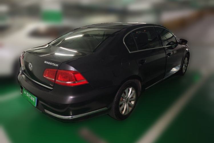 Used Volkswagen Magotan 2013 1.8TSI Premier Model Rear Right 45 Deg