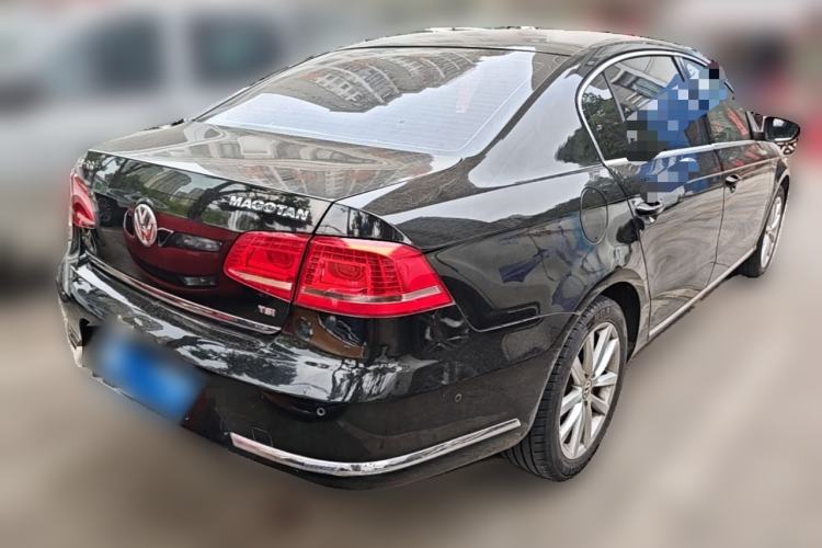 Used Volkswagen Magotan 2013 2.0 TSI Prestige Model Rear Right 45 Deg