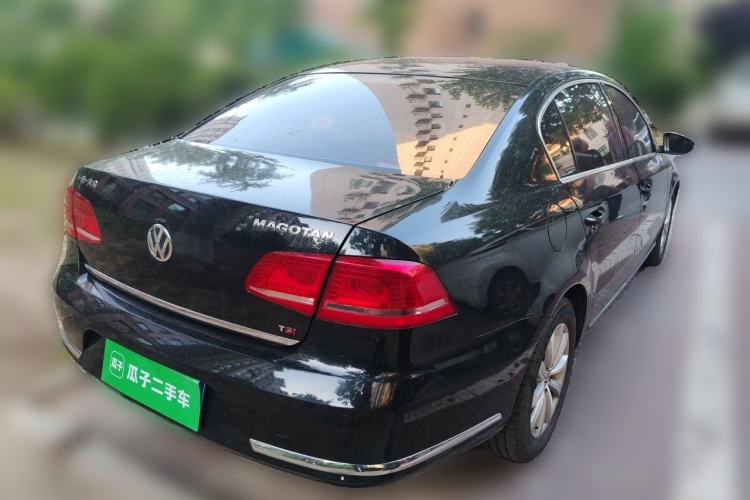 Used Volkswagen Magotan 2013 1.8TSI Premier Model Rear Right 45 Deg
