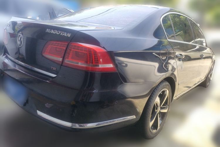 Used Volkswagen Magotan 2013 2.0 TSI Prestige Model Rear Right 45 Deg