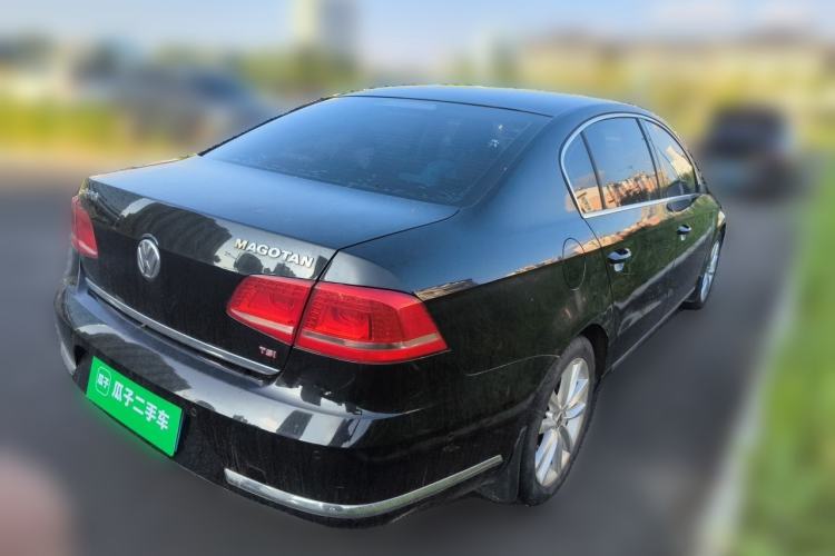 Used Volkswagen Magotan 2013 2.0 TSI Prestige Model Rear Right 45 Deg