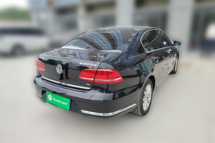Used Volkswagen Magotan 2013 1.8TSI Premier Model Rear Right 45 Deg