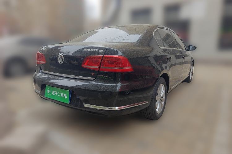 Used Volkswagen Magotan 2013 1.8TSI Premier Model Rear Right 45 Deg