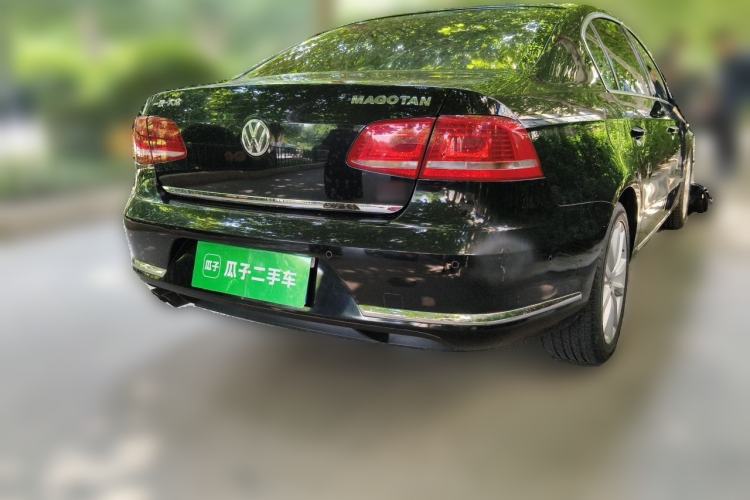 Used Volkswagen Magotan 2013 2.0 TSI Prestige Model Rear Right 45 Deg
