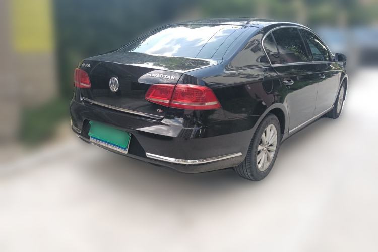 Used Volkswagen Magotan 2013 1.8TSI Premier Model Rear Right 45 Deg