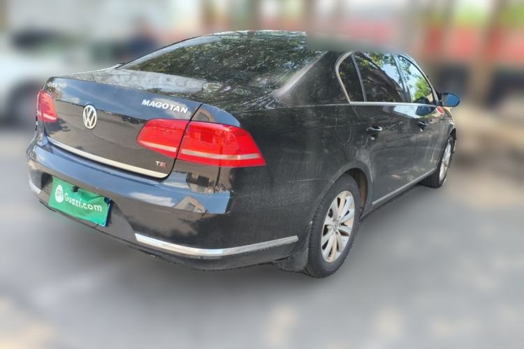 Used Volkswagen Magotan 2013 1.8TSI Luxury Model Rear Right 45 Deg