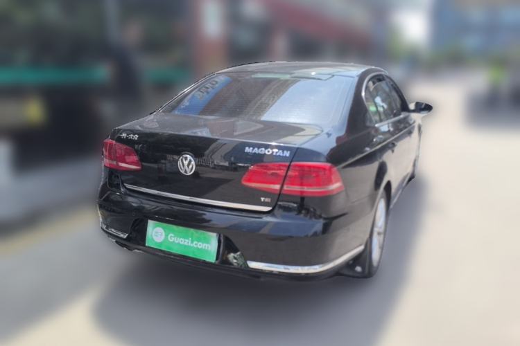 Used Volkswagen Magotan 2013 1.8TSI Prestige Model Rear Right 45 Deg