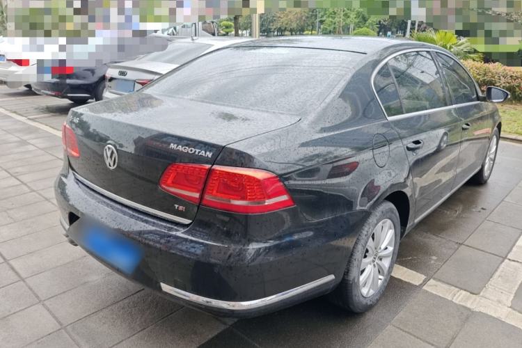 Used Volkswagen Magotan 2013 1.8TSI Luxury Model Rear Right 45 Deg