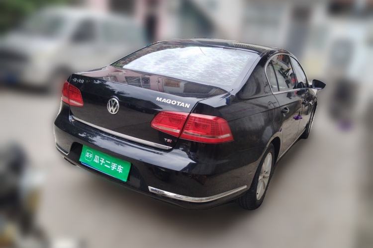 Used Volkswagen Magotan 2013 1.8TSI Premier Model Rear Right 45 Deg