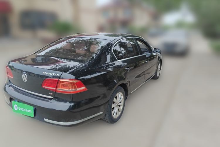 Used Volkswagen Magotan 2013 1.8TSI Luxury Model Rear Right 45 Deg
