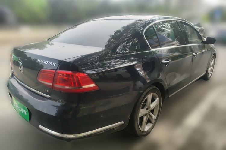 Used Volkswagen Magotan 2013 2.0 TSI Ultimate Model Rear Right 45 Deg