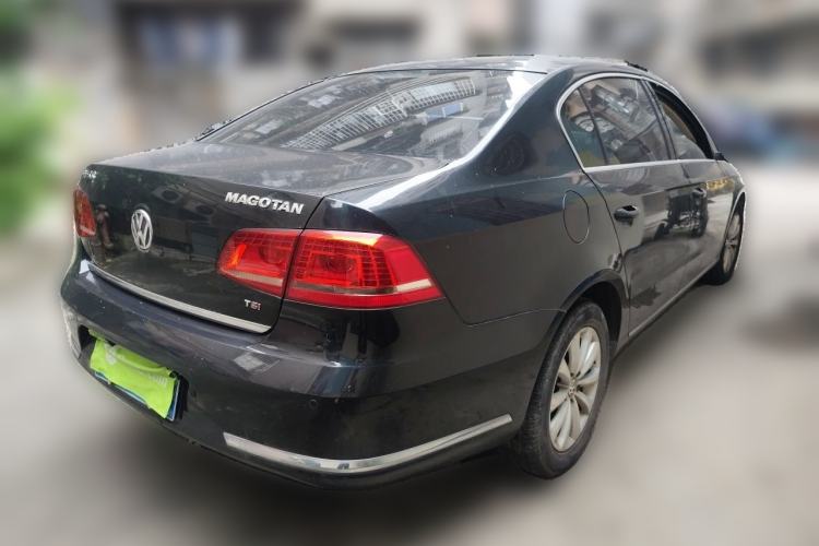 Used Volkswagen Magotan 2013 1.8TSI Luxury Model Rear Right 45 Deg